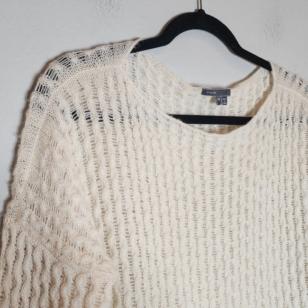 Vince‎ Wool/Alpaca/Camel cream loose knit sweater. Size XS.